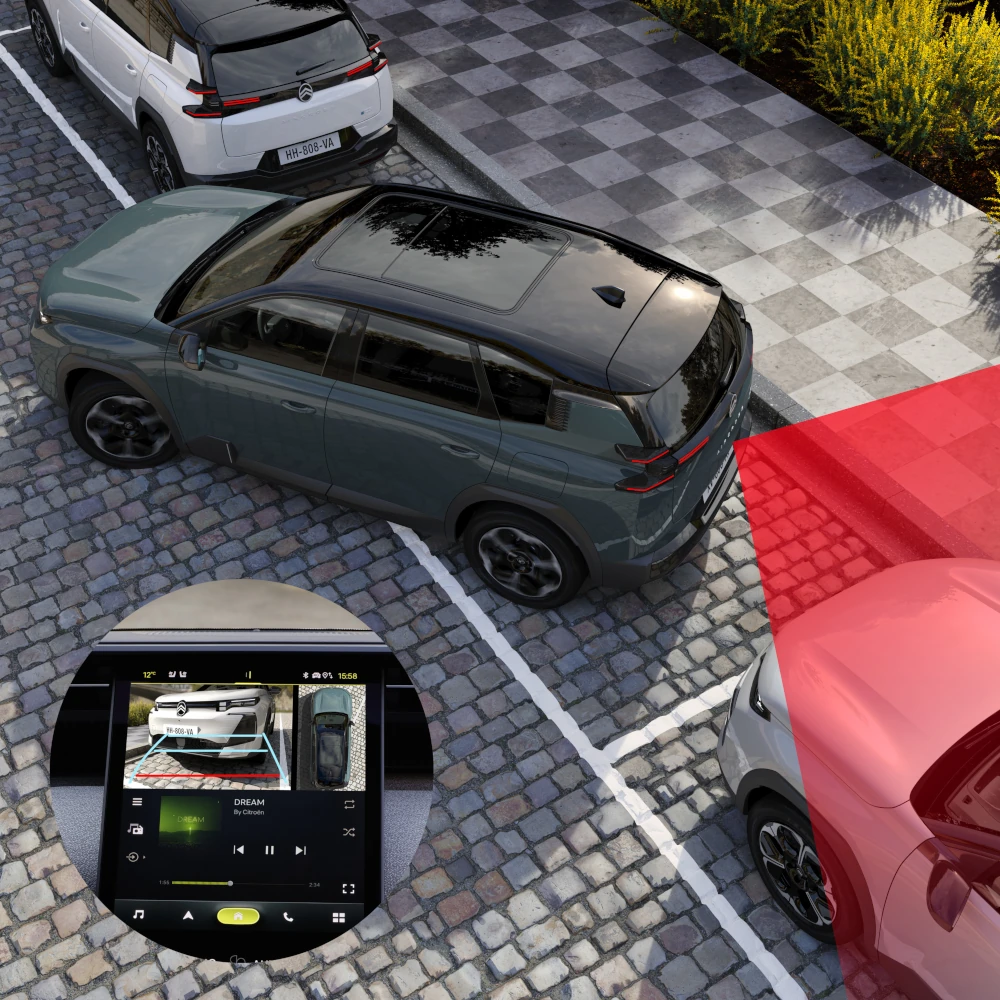 Vue arrière à trois quarts ë-C5 Aircross avec caméra arrière à 180°, améliorant la visibilité, la sécurité, la technologie et la confiance du stationnement