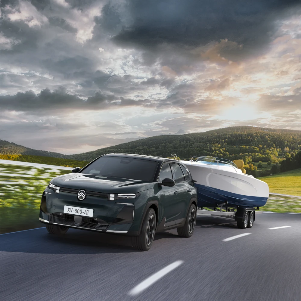 Vue latérale ë-C5 Aircross avec contrôle de stabilité de remorque, mettant en avant la sécurité, l’efficacité, la technologie et un remorquage haut de gamme